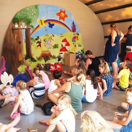 Vakantiepark Sfeervolle Chalet Op De Veluwe In Hoenderloo